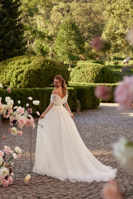 https://www.sposa-lia.com/images/stories/virtuemart/product/3) Luna.jpg